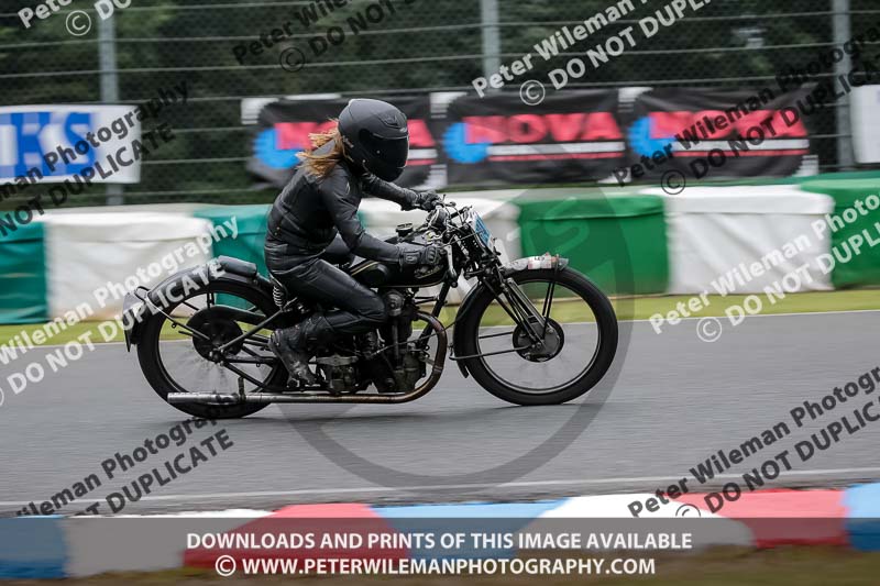 Vintage motorcycle club;eventdigitalimages;mallory park;mallory park trackday photographs;no limits trackdays;peter wileman photography;trackday digital images;trackday photos;vmcc festival 1000 bikes photographs